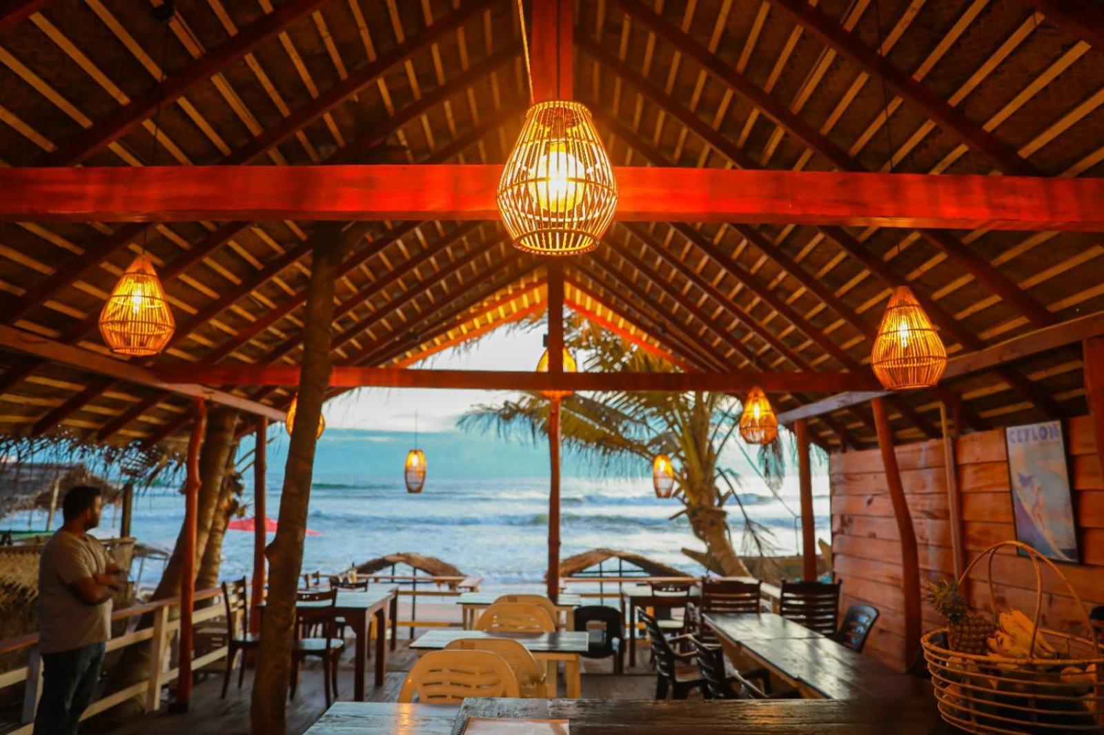 Ocean Breeze Villa Matara Exterior photo