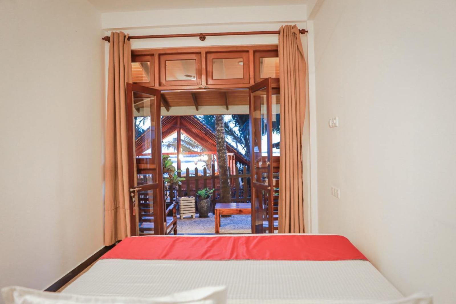 Ocean Breeze Villa Matara Room photo